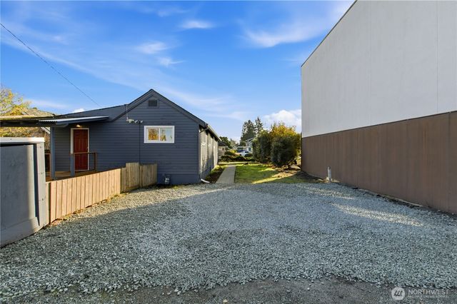 321 3rd Street NE, Auburn, WA 98002