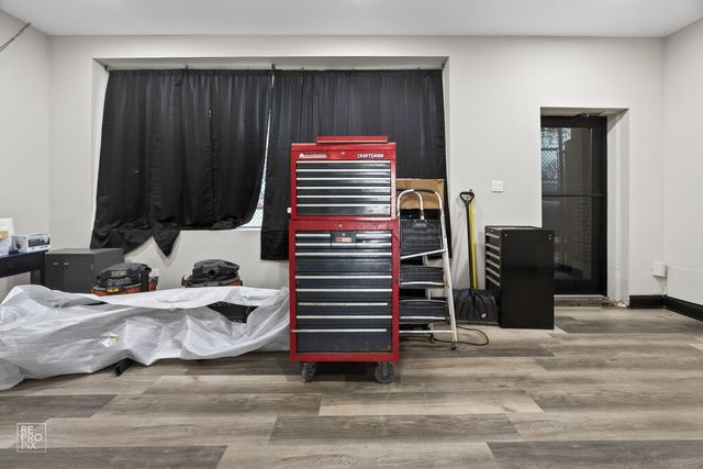 3327 W Columbus Avenue, Chicago, IL 60652