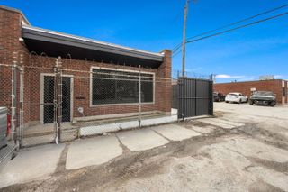 3327 W Columbus Avenue, Chicago, IL 60652