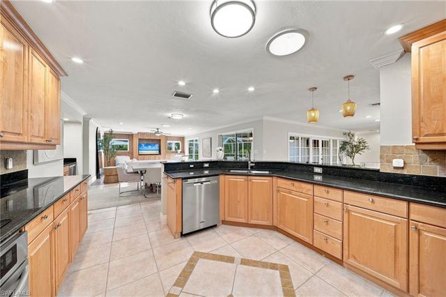 503 Neapolitan WAY, Naples, FL 34103