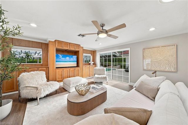 503 Neapolitan WAY, Naples, FL 34103