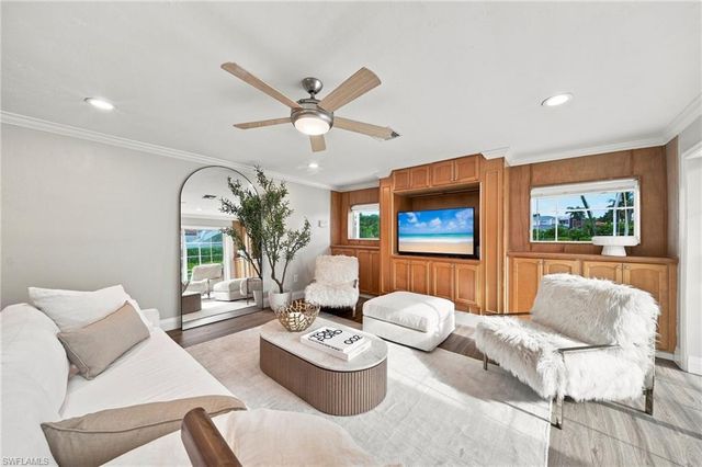 503 Neapolitan WAY, Naples, FL 34103