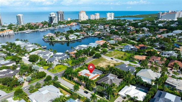 503 Neapolitan WAY, Naples, FL 34103
