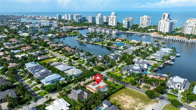 503 Neapolitan WAY, Naples, FL 34103