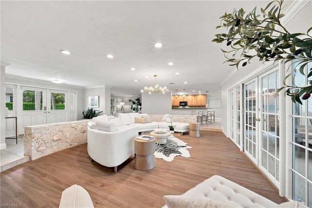 503 Neapolitan WAY, Naples, FL 34103