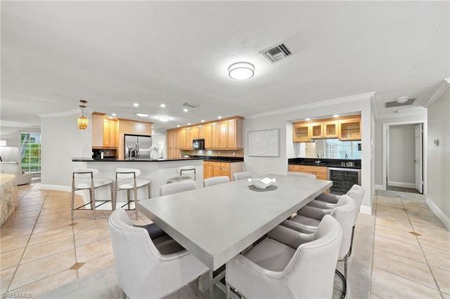 503 Neapolitan WAY, Naples, FL 34103
