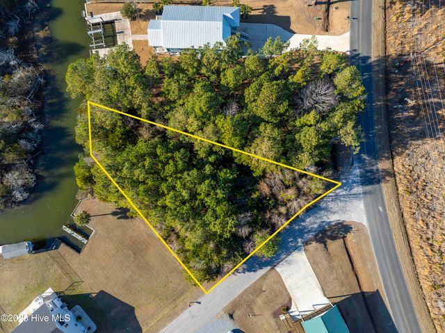 100 Singleton Street, Sneads Ferry, NC 28460