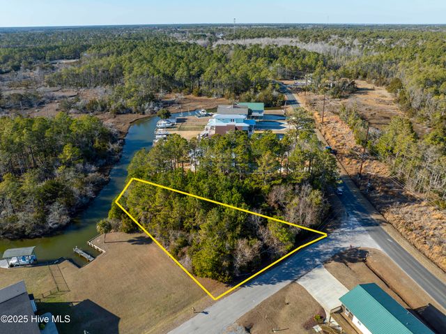 100 Singleton Street, Sneads Ferry, NC 28460