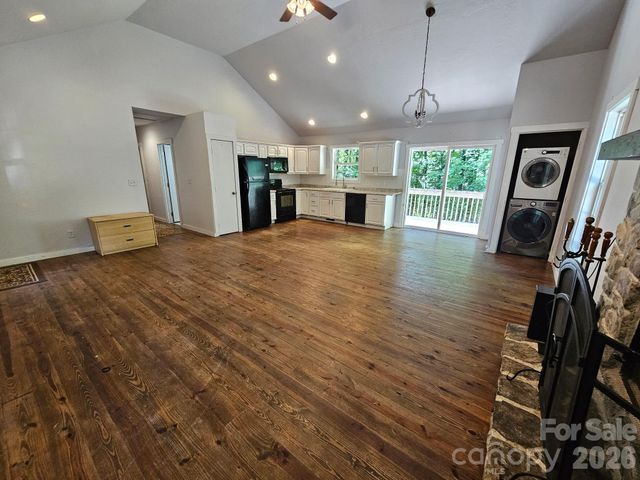 100 Squirrel Lane, Sapphire, NC 28774