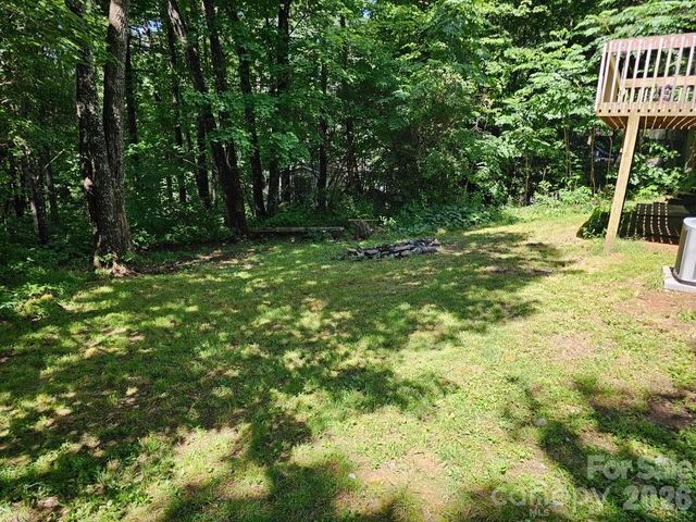 100 Squirrel Lane, Sapphire, NC 28774