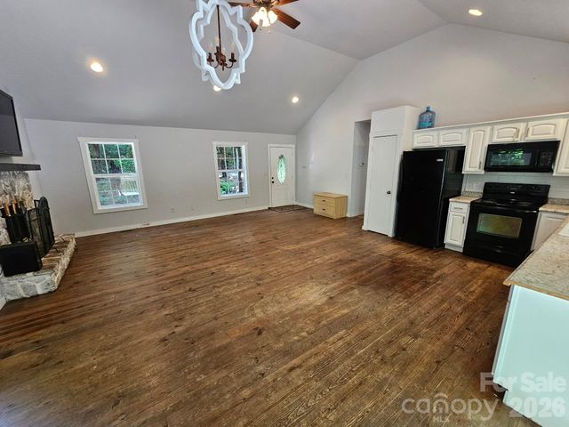 100 Squirrel Lane, Sapphire, NC 28774