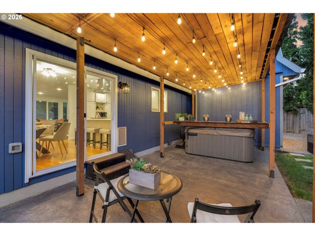 5070 Sw 168TH Pl, Beaverton, OR 97078