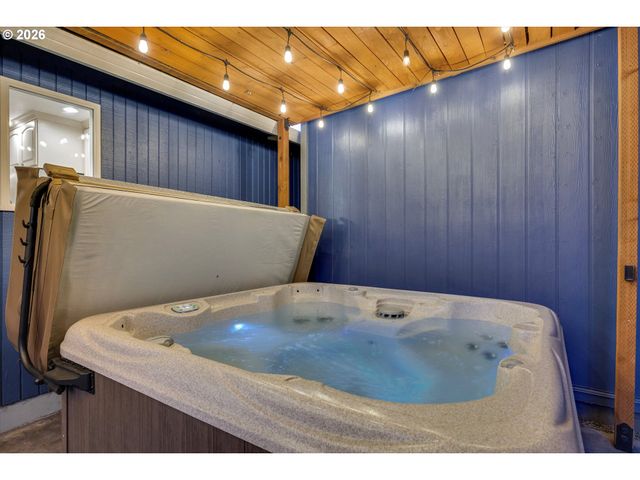 5070 Sw 168TH Pl, Beaverton, OR 97078