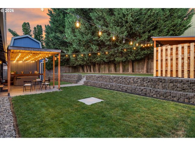 5070 Sw 168TH Pl, Beaverton, OR 97078