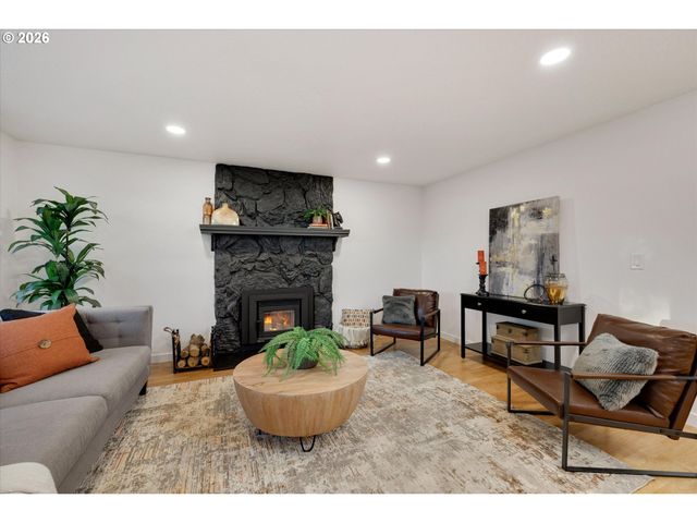 5070 Sw 168TH Pl, Beaverton, OR 97078