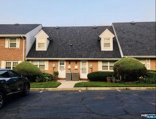 150 Parkview Drive, Teaneck, NJ 07666