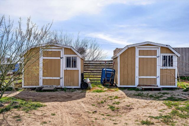 1588 Old Woman Springs Road, Yucca Valley, CA 92284