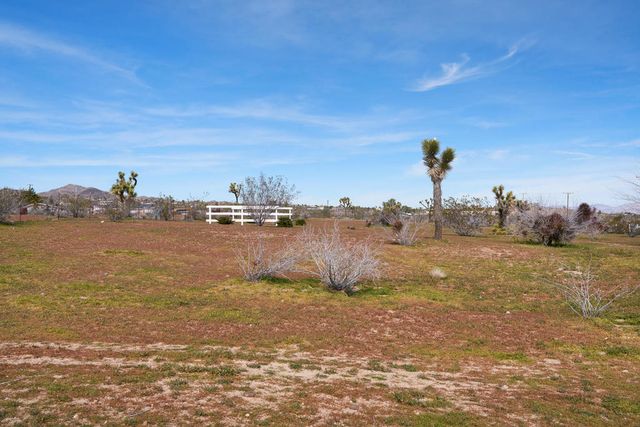 1588 Old Woman Springs Road, Yucca Valley, CA 92284