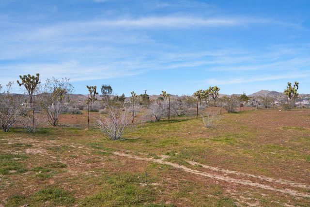 1588 Old Woman Springs Road, Yucca Valley, CA 92284