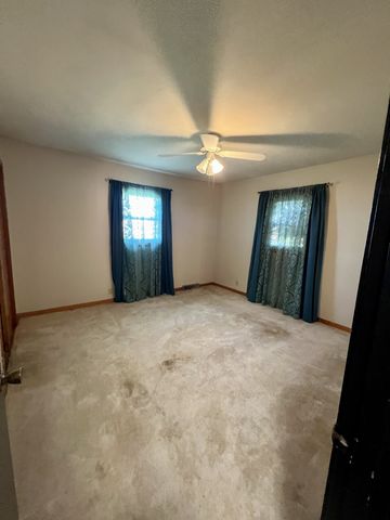 638 N Broadway, Portland, TN 37148
