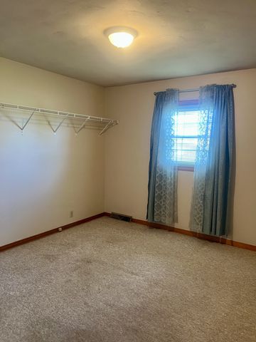 638 N Broadway, Portland, TN 37148