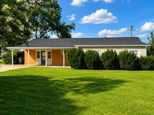 638 N Broadway, Portland, TN 37148