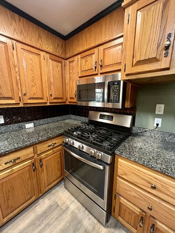 638 N Broadway, Portland, TN 37148