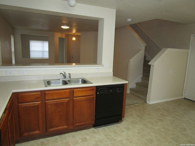 7916 CAVERN Hill, San Antonio, TX 78254