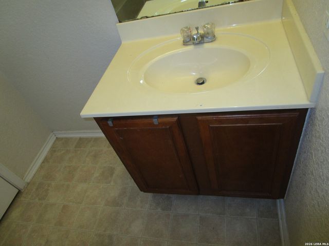 7916 CAVERN Hill, San Antonio, TX 78254