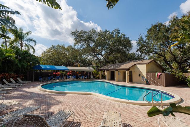 4532 Carambola Circle 27273, Coconut Creek, FL 33066