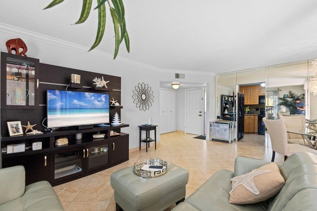 4532 Carambola Circle 27273, Coconut Creek, FL 33066