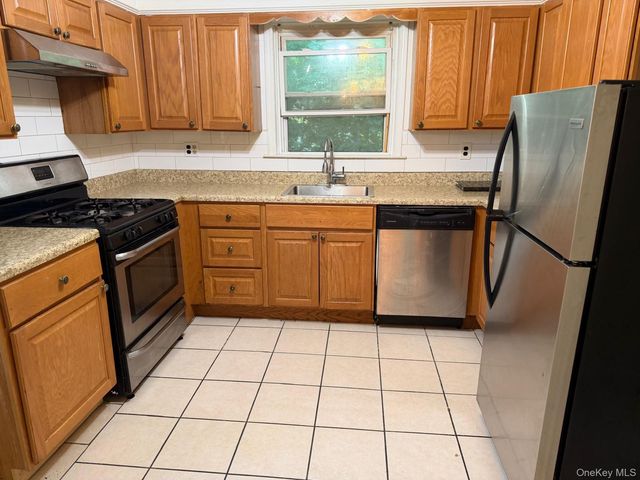 82 Laurel Place 2, Yonkers, NY 10704