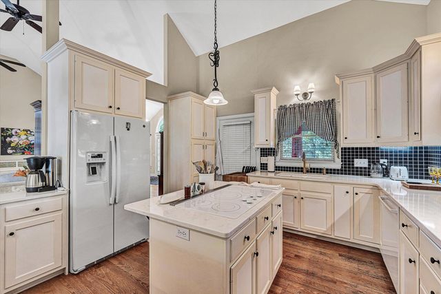 595 Gangplank RD, Moneta, VA 24121