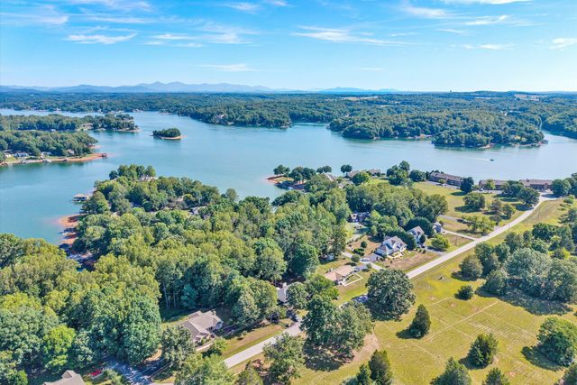 595 Gangplank RD, Moneta, VA 24121