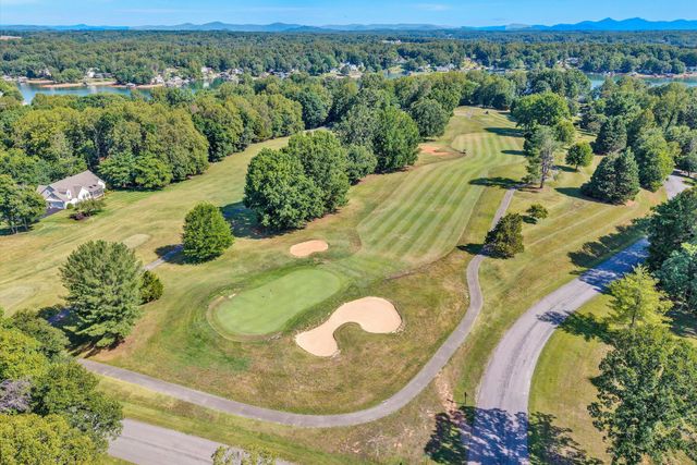595 Gangplank RD, Moneta, VA 24121