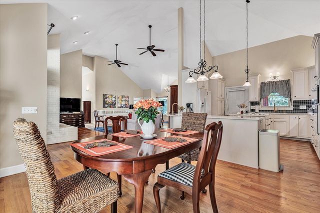 595 Gangplank RD, Moneta, VA 24121