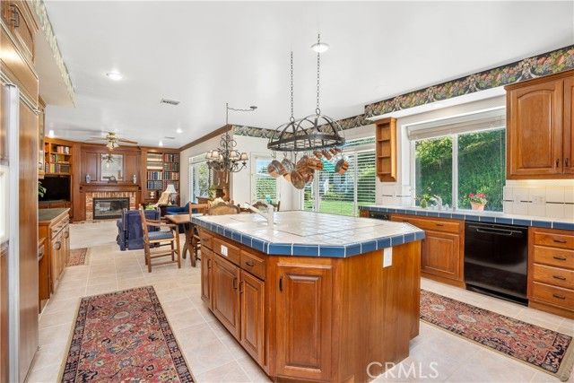 5942 Salamea Avenue, Woodland Hills (los Angeles), CA 91367