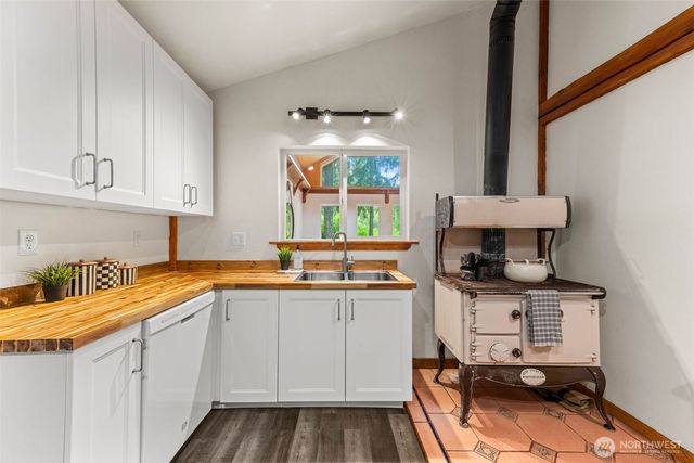 20226 Neat Road SE, Yelm, WA 98597