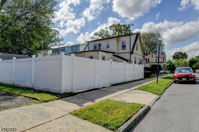 28 Tremont Ave, East Orange City, NJ 07018