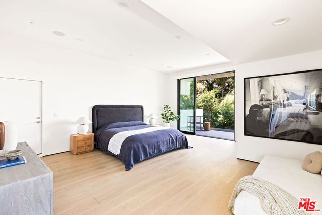 11210 Briarcliff Lane, Los Angeles, CA 91604