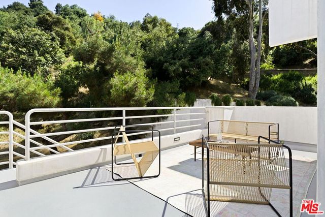 11210 Briarcliff Lane, Los Angeles, CA 91604