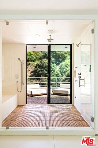 11210 Briarcliff Lane, Los Angeles, CA 91604
