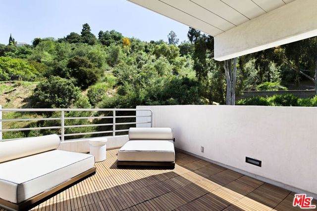 11210 Briarcliff Lane, Los Angeles, CA 91604