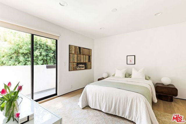 11210 Briarcliff Lane, Los Angeles, CA 91604