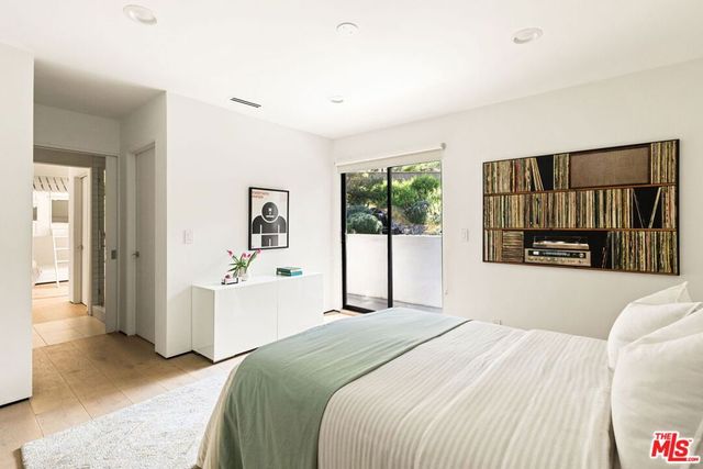 11210 Briarcliff Lane, Los Angeles, CA 91604