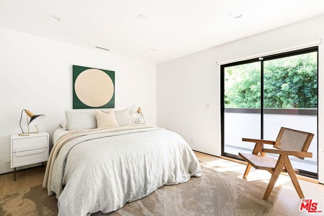 11210 Briarcliff Lane, Los Angeles, CA 91604