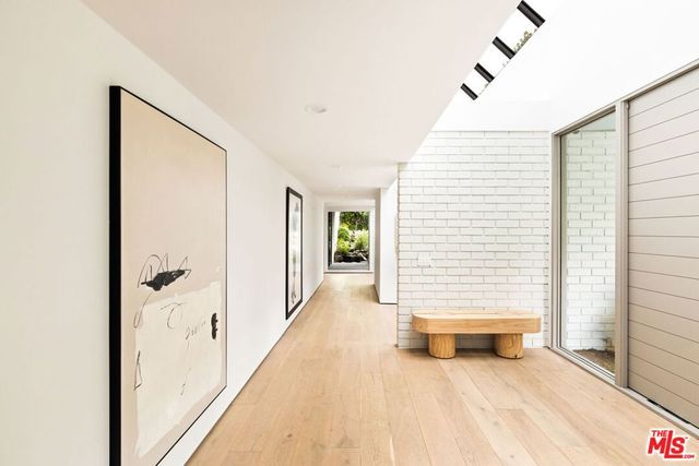 11210 Briarcliff Lane, Los Angeles, CA 91604