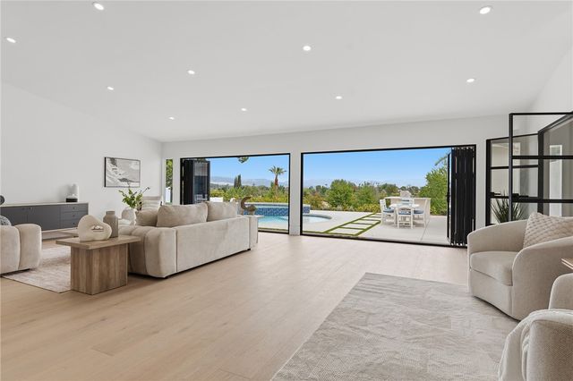 23925 Crosson Drive, Woodland Hills, CA 91367