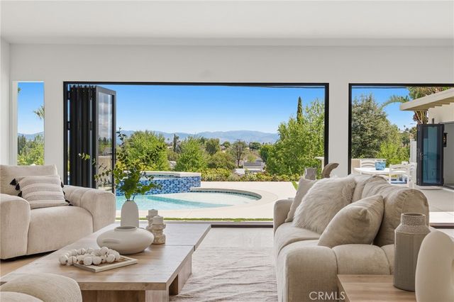 23925 Crosson Drive, Woodland Hills, CA 91367