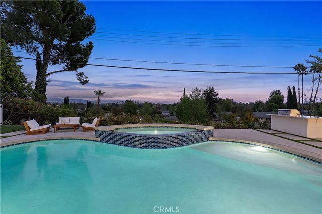 23925 Crosson Drive, Woodland Hills, CA 91367